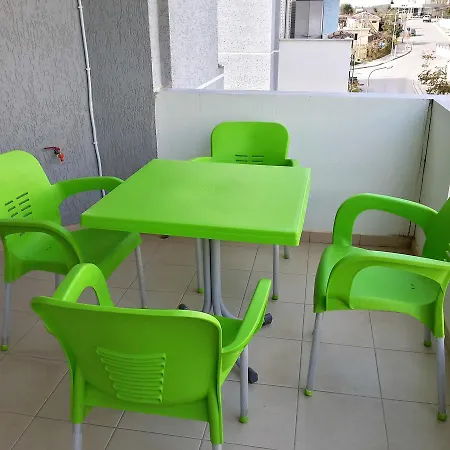 Saranda Apartments *