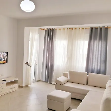 Saranda Apartments Apartmán *